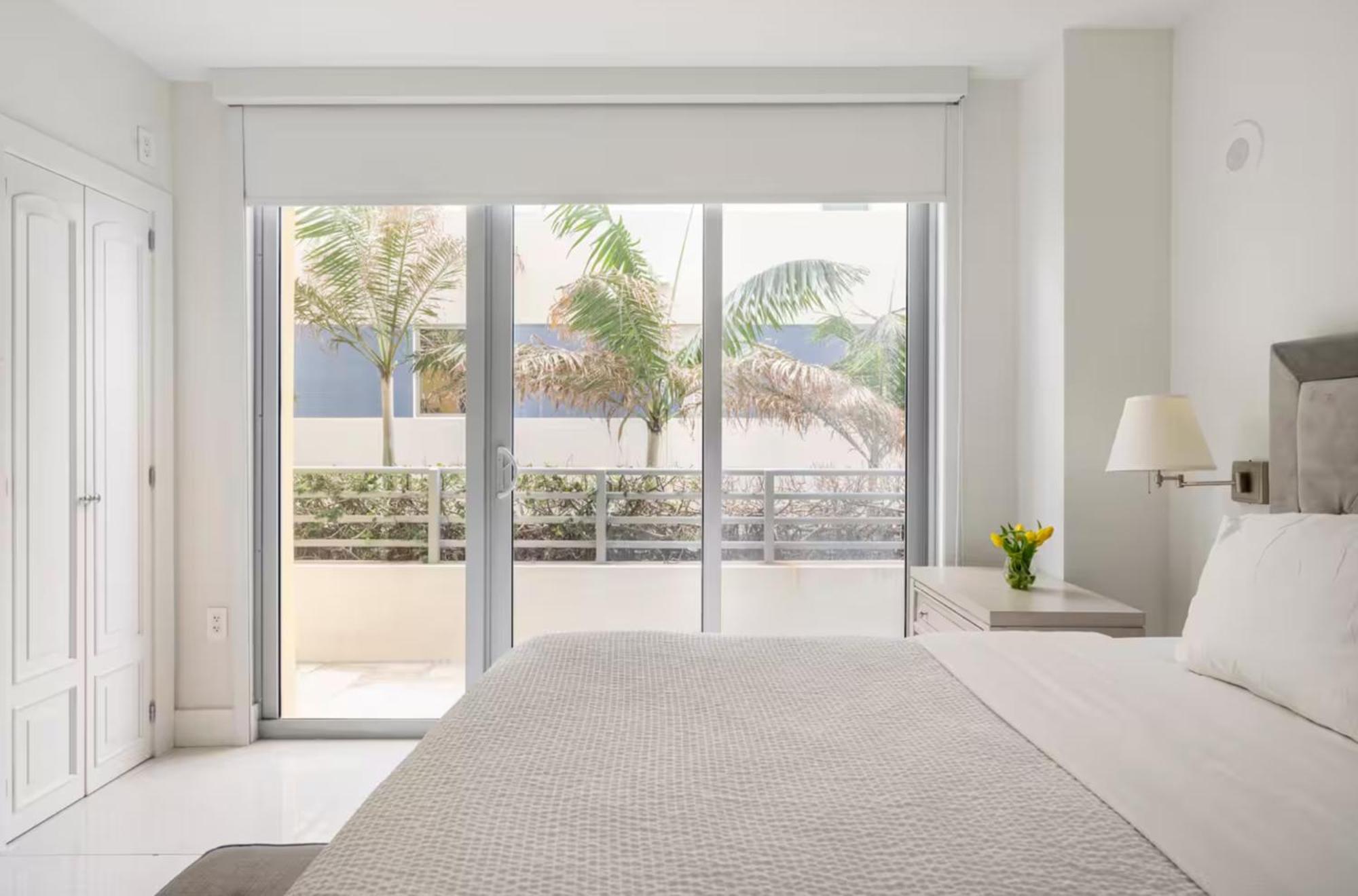 Beachfront Bentley Hotel One Bedroom Suite With Balcony And Beach Access Miami Beach Eksteriør billede