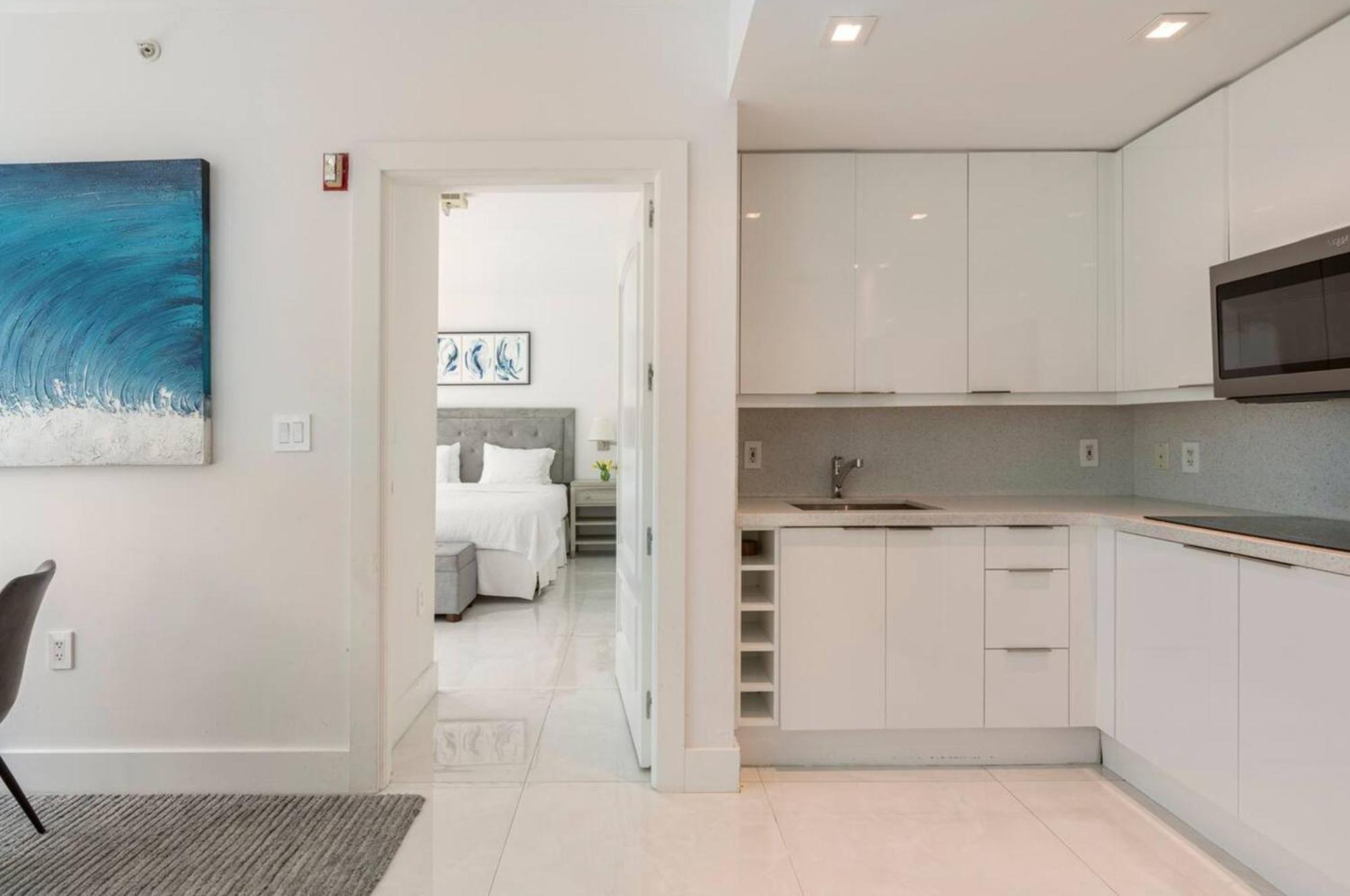 Beachfront Bentley Hotel One Bedroom Suite With Balcony And Beach Access Miami Beach Eksteriør billede
